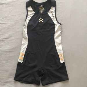 EUC Virus Elevate 2 Black Women’s Singlet sz M